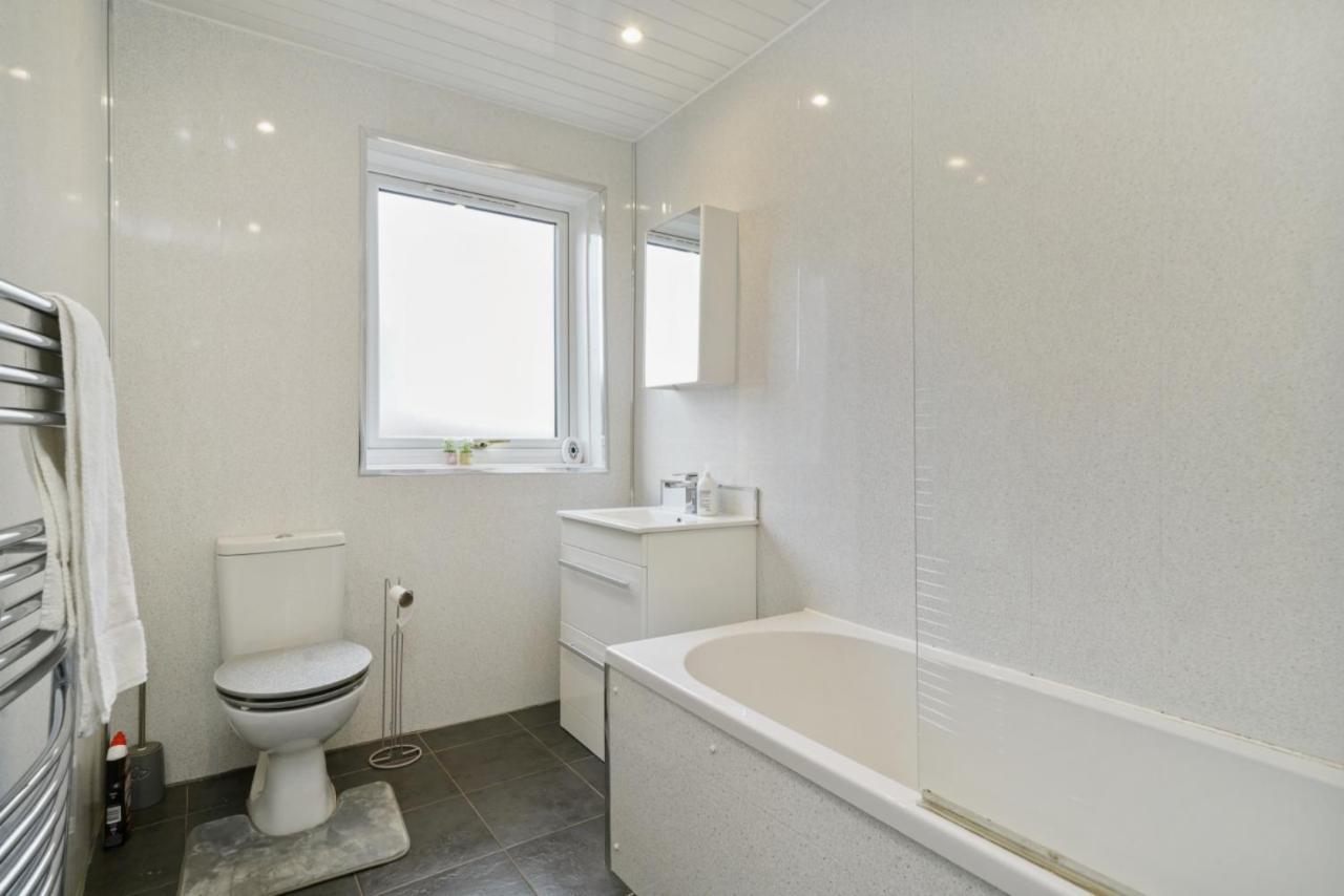 Bridgecity Hidden Gem Of Falkirk, Roughland House Apartment Carron  ภายนอก รูปภาพ